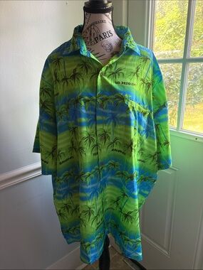 Men's Tropical Palm-Print Short Sleeve Button-Down Shirt in Green & Blue